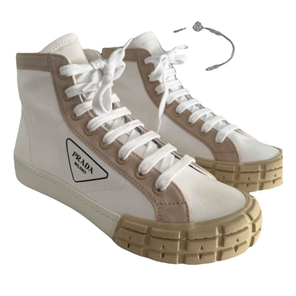 $795 BRAND NEW IN BOX Prada Men's Cream and Tan WEEL High-Top Sneakers